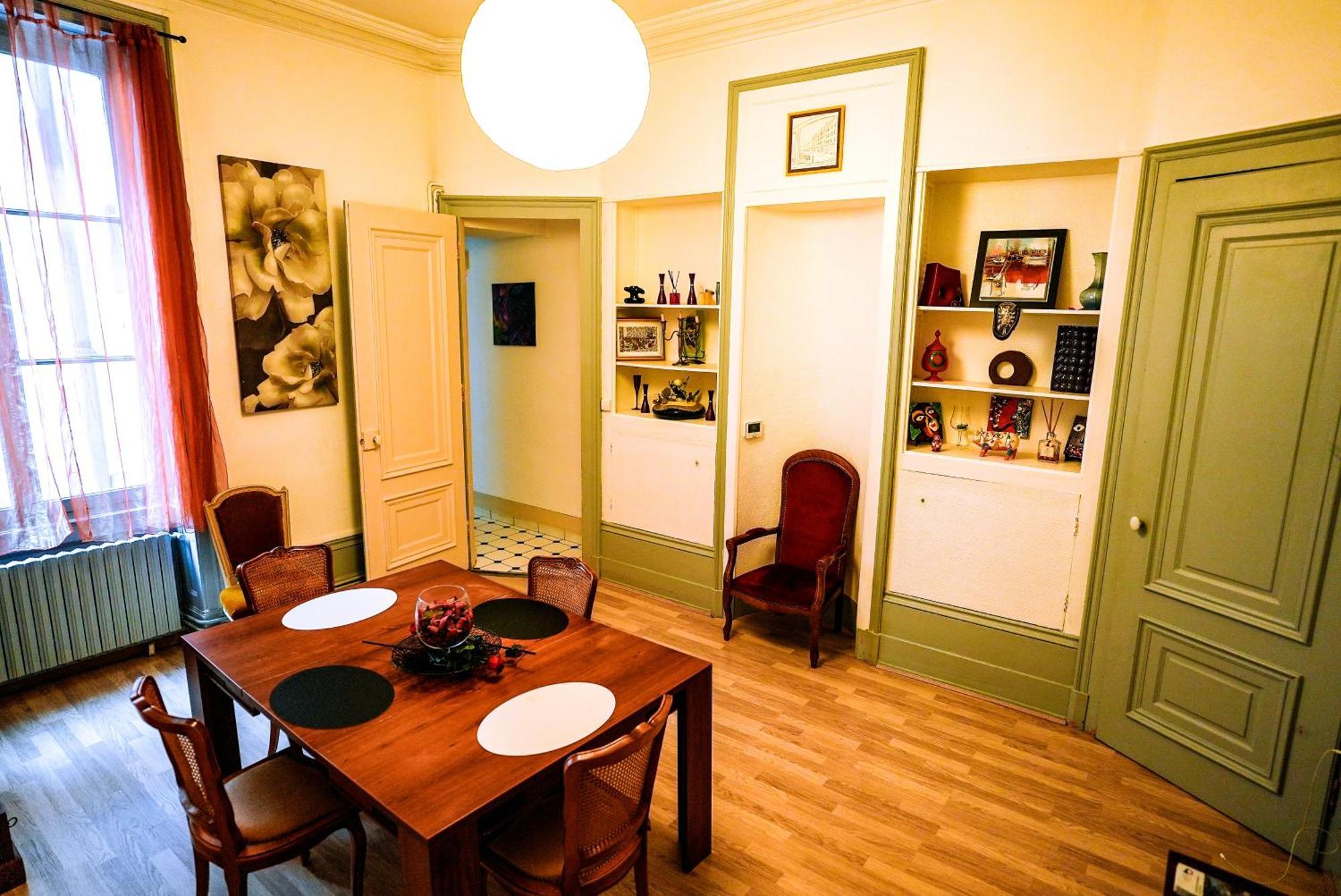 Le St Amour Elegant 2 Chambres *Wifi/Super Centre* Безансон Екстериор снимка